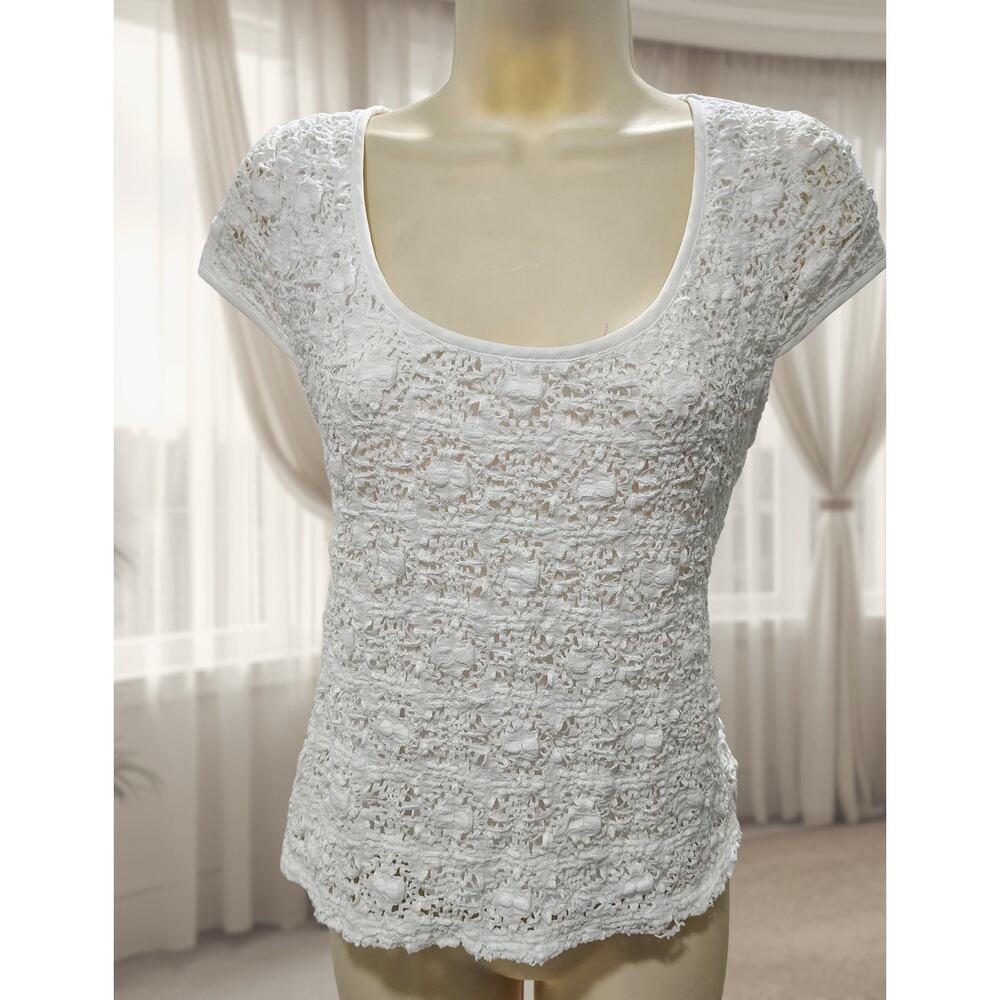 ANN TAYLOR Women's White Lace-like blouse Sz M / Medium - cap sleeve shirt